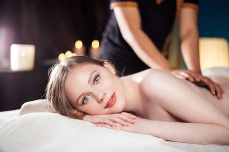 Hot stone therapy: what to expect on your first visit